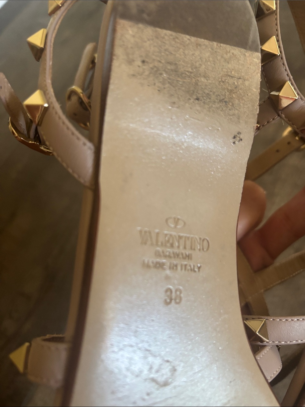Valentino Garavani Rockstud Flat Calfskin Sandal With Straps size 38 - Picture 12 of 17